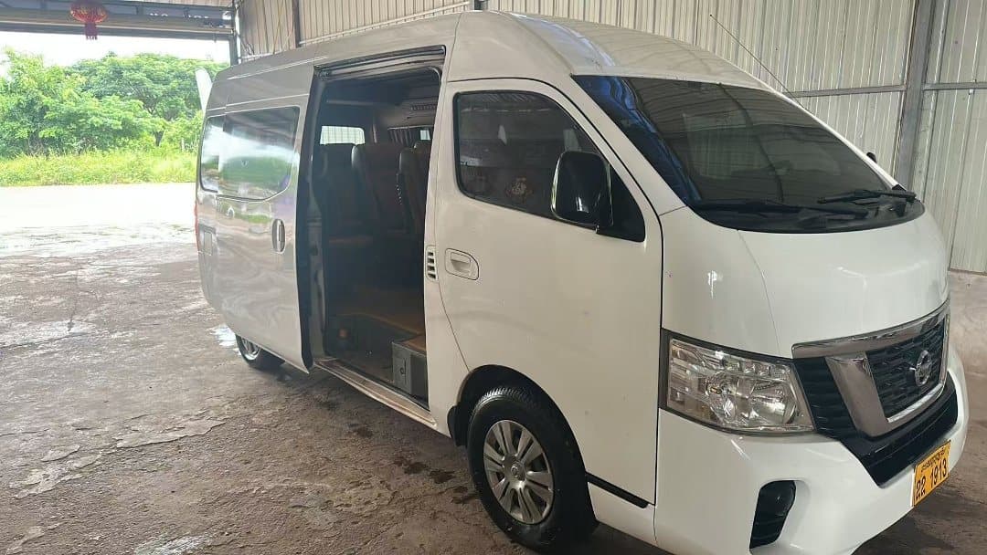 Nissan NV350 van